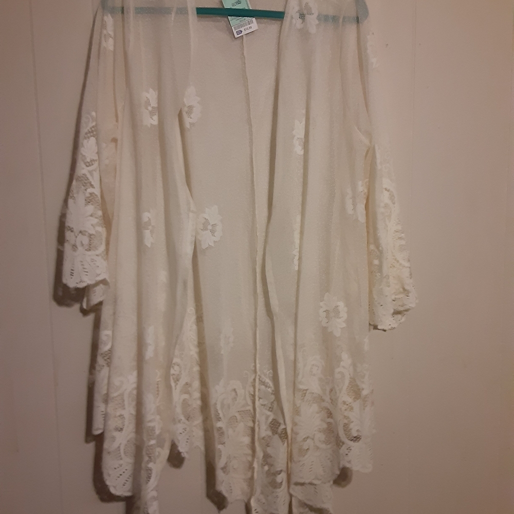 Plus size white kimono